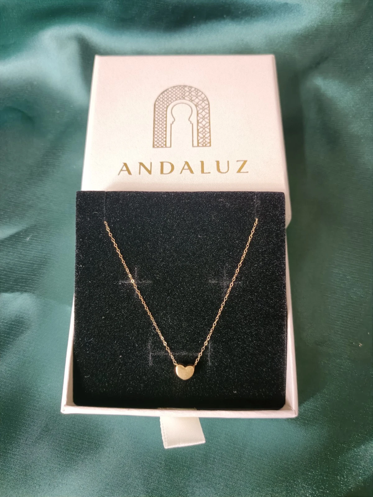 18ct Gold Necklace & 24ct Heart Pendant 9