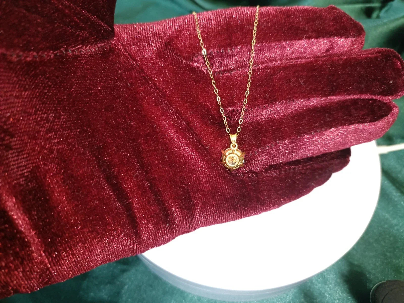 Solid 18Ct Gold + 1ct Lab-Created Pendent Diamond 3